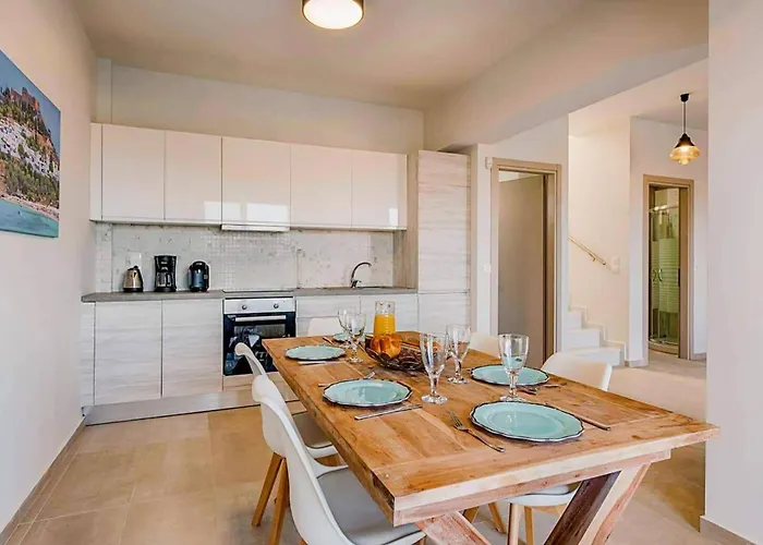 Nikos Olivestone By Vilă Gennadi