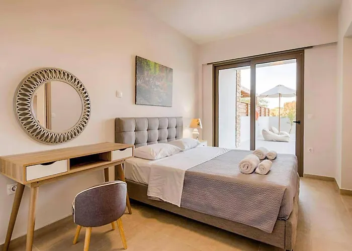 Vilă Nikos Olivestone By *